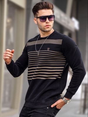Пуловер на райета Madmext черно