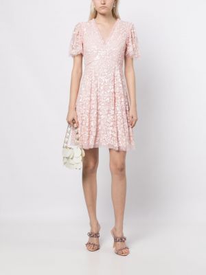 Koktejlové šaty Needle & Thread růžové