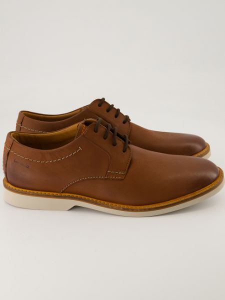 Туфли на шнуровке в деловом стиле Clarks коричневые