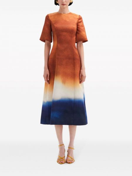 Satynowa sukienka midi z nadrukiem w abstrakcyjne wzory Oscar De La Renta