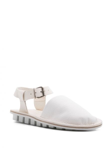 Kožené sandály s přezkou Trippen bílé