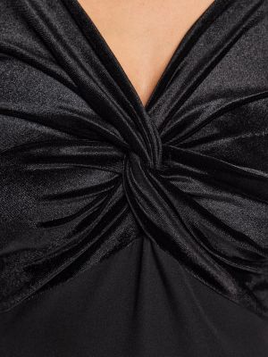 Черное бархатное приталенное платье Trendyol