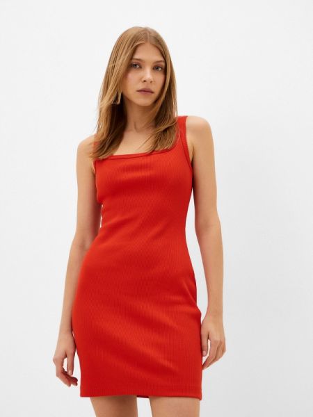 Платье Belucci красное