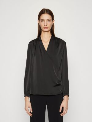 Черная блузка с v-образным вырезом Calvin Klein