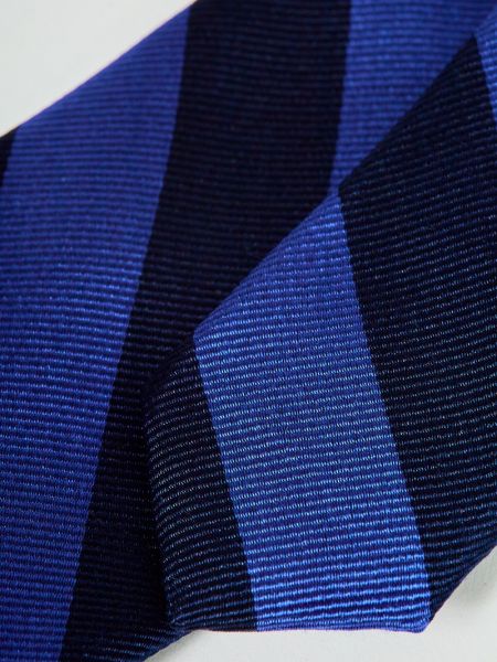 Csíkos selyem nyakkendő Gant kék
