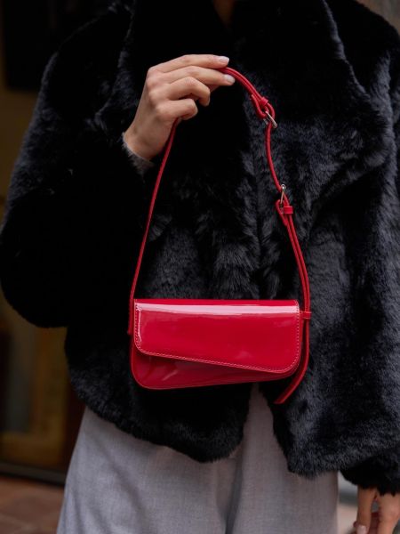 Kožna torbica od lakirane kože Madamra crvena