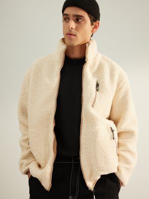 Priliehavý zimný kabát Trendyol