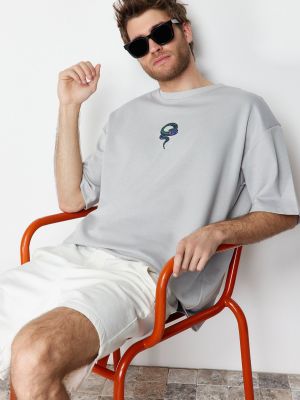 Oversized μπλούζα με κέντημα με μοτίβο φίδι Trendyol