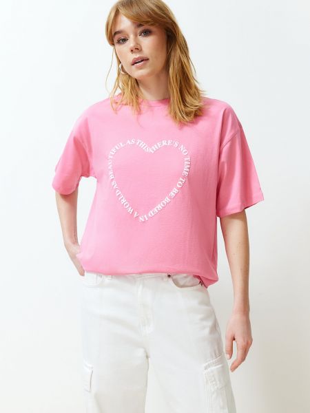 Adīti kokvilnas t-krekls ar apdruku Trendyol rozā