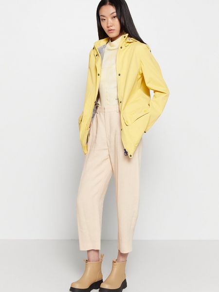 Krótki płaszcz Barbour żółty