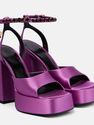 Сатенени сандали на платформе Versace виолетово