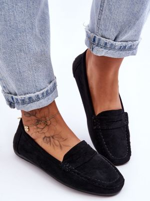 Seemisnahksed loafer-kingad Kesi must