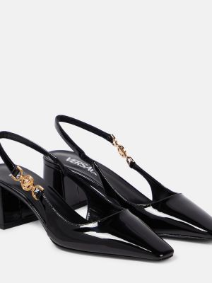 Pantofi cu toc din piele de lac slingback Versace