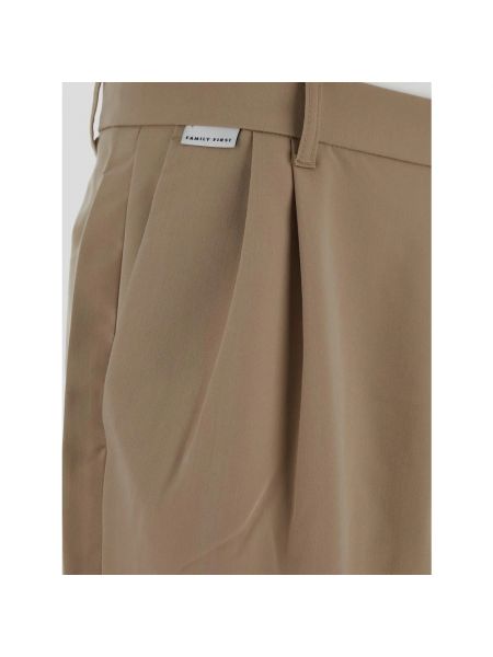 Pantalones cortos ajustados Family First beige