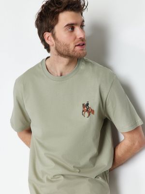Kokvilnas polo krekls ar izšuvumiem ar īsām piedurknēm Trendyol