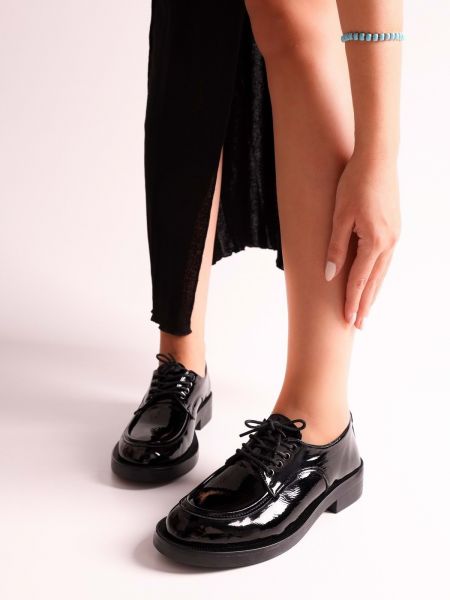 Lakirane usnjene nizki čevlji z vezalkami Shoeberry črna