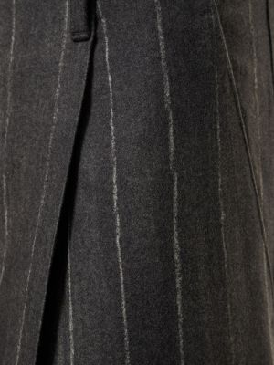 Flanelové pruhované vlnené nohavice Versace sivá