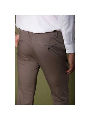Pantalones chinos slim fit Mason's marrón