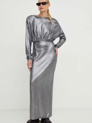 Testhezálló hosszú ruha Gestuz ezüstszínű