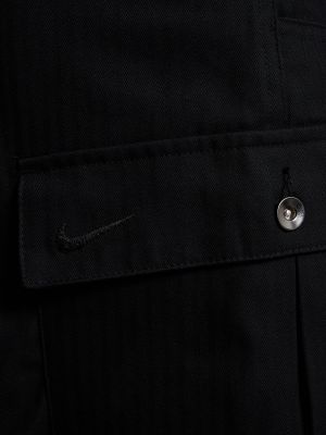 Памучни карго панталони Nike черно