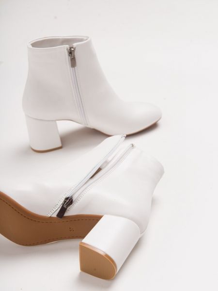 Členkové topánky Luvishoes biela