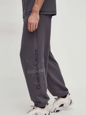 Панталон с апликация Calvin Klein Jeans сиво