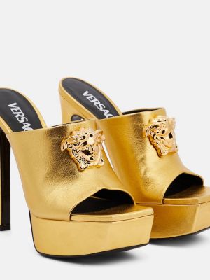 Papuci tip mules din piele cu platformă Versace auriu