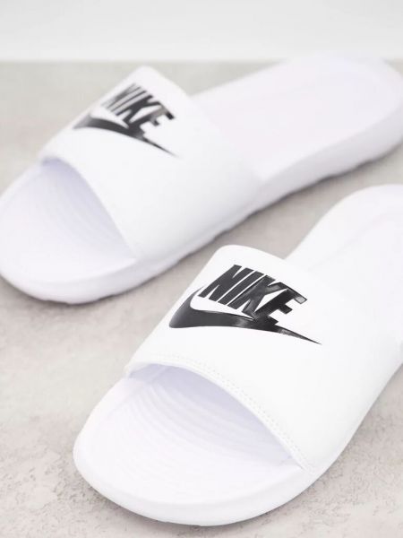 Сандалии Nike белые
