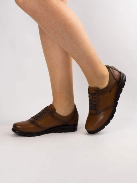 Туфли на шнуровке Fluchos коричневые