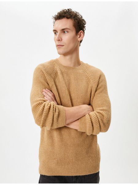Slim fit priliehavý sveter s dlhými rukávmi Koton zlatá