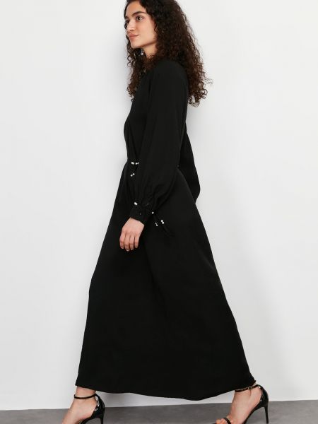 Черное платье с жемчугом Trendyol