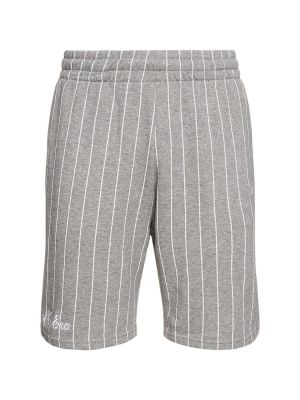 Shorts en coton à rayures New Era gris