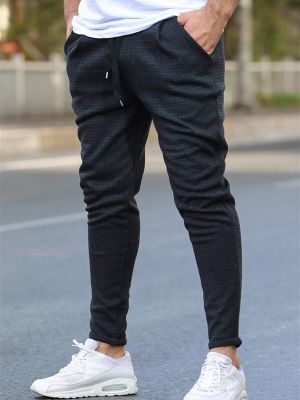 Spodnie sportowe slim fit Madmext czarne
