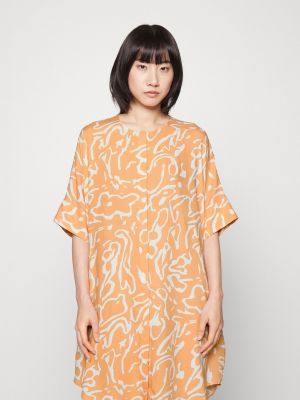 Платье-рубашка Monki оранжевое