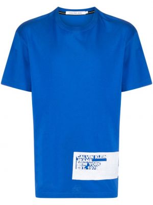 Тениска с принт Calvin Klein синьо