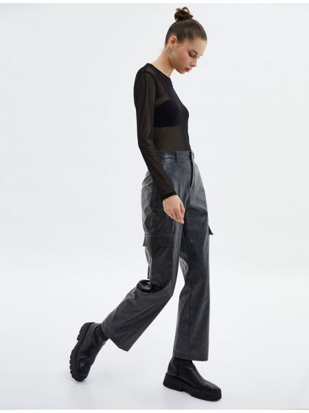 Relaxed fit iš natūralios odos „cargo“ stiliaus kelnės su kišenėmis Koton