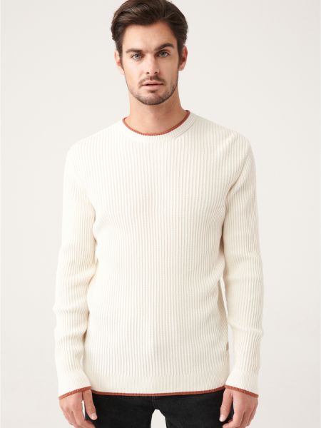 Sweter pleciony Avva biały
