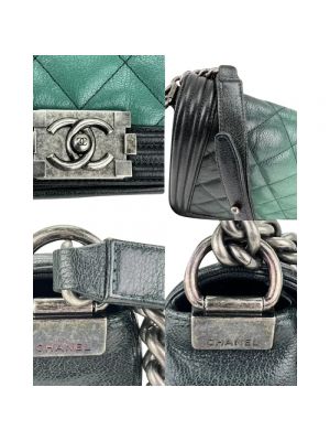 Bolsa de hombro de cuero acolchada Chanel Vintage verde