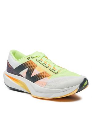 Superge New Balance FuelCell bela