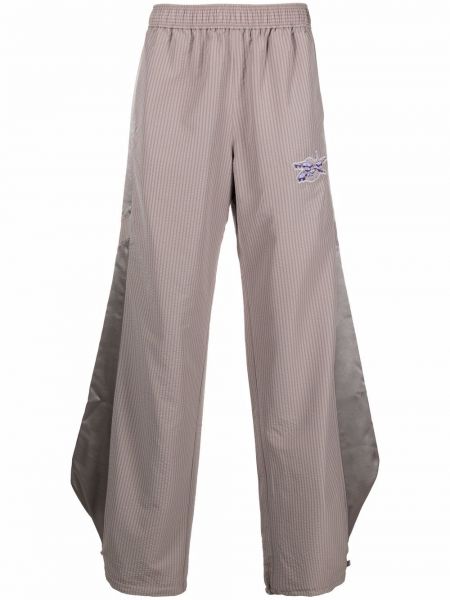 Pantalones con bordado Reebok gris