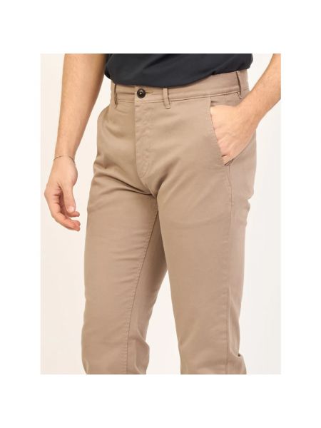 Pantalones chinos Hugo Boss marrón