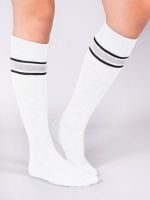 Бели дамски чорапи под коляното