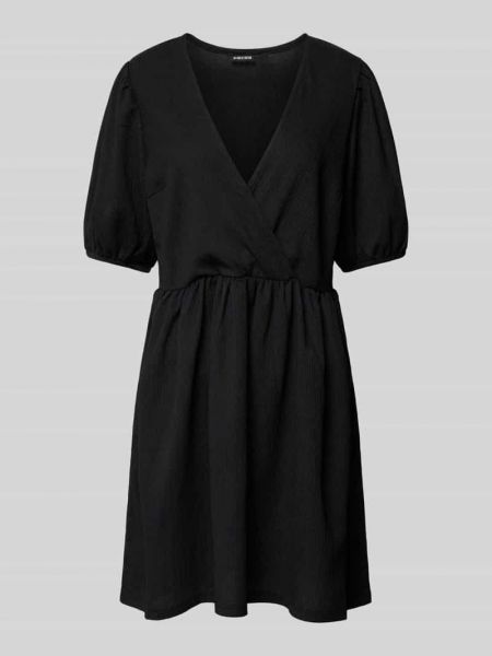 Sukienka mini z dekoltem w serek Pieces czarna