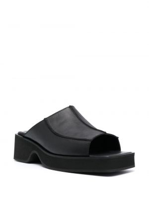 Leder sandale mit absatz Eckhaus Latta schwarz