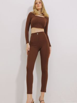Spodnie z wysoką talią Trend Alaçatı Stili brązowe