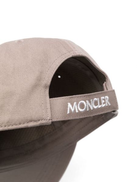 Kepurė su snapeliu Moncler pilka