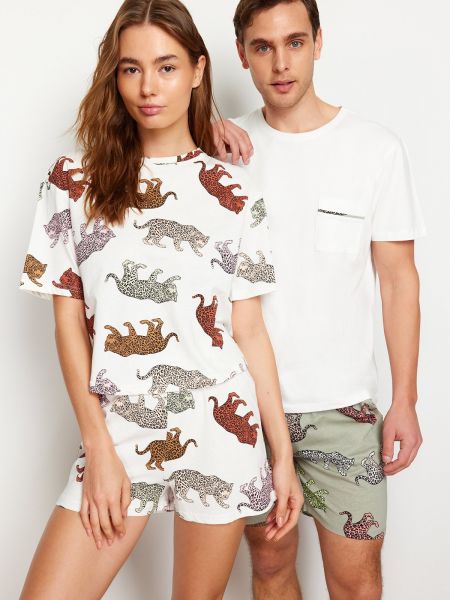 Pijamale tricotate cu imprimeu animal print Trendyol
