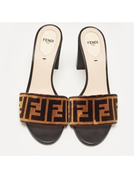 Sandalias de terciopelo‏‏‎ Fendi Vintage marrón