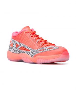 Top Jordan pink