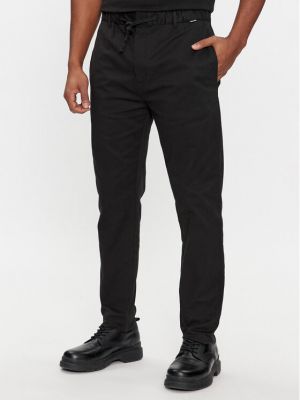 Chino hlače Calvin Klein crna